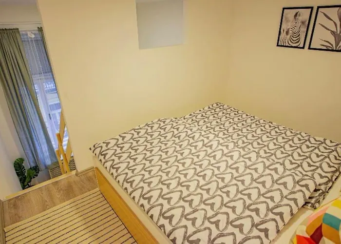 Cosy Flat In Akacfa Str., Aya